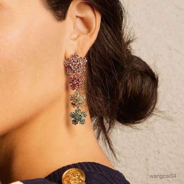 charm lost lady fashion spring large flower pendant dangle earrings for women luxury elegant crystal earrings wholesale jewelry r230719, Golden
charm lost lady fashion spring large flower pendant dangle earrings for women luxury elegant crystal earrings wholesale jewelry r230719, Golden