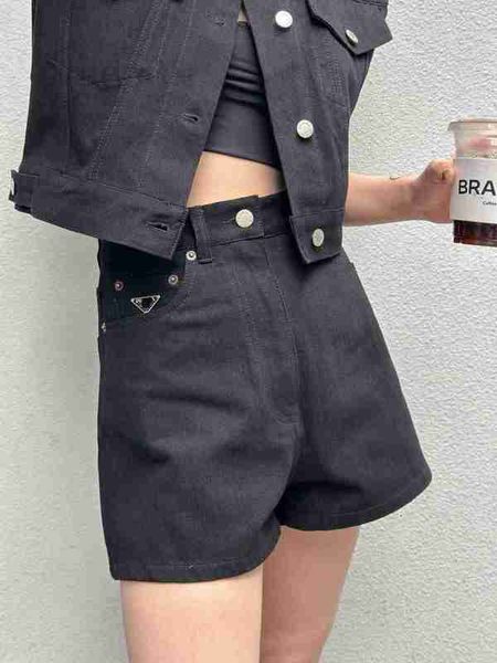 women's shorts designer 23ss new spring/summer emblem cotton denim design feel wrapped hip a-line high waist half length pants 5pli, White;black
women's shorts designer 23ss new spring/summer emblem cotton denim design feel wrapped hip a-line high waist half length pants 5pli, White;black