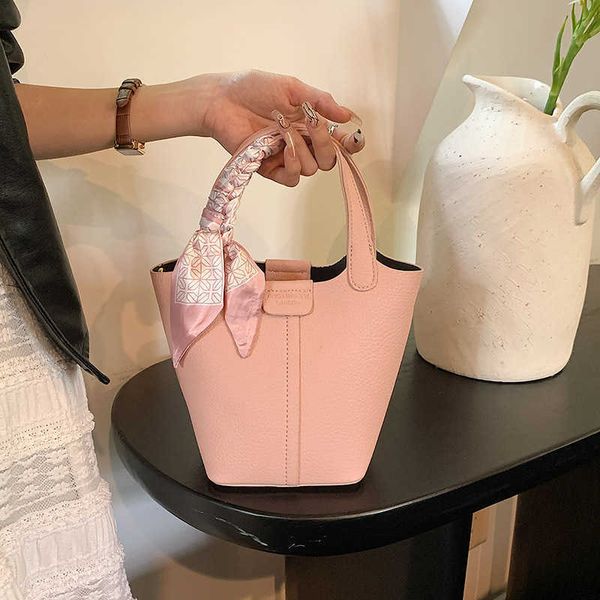 luxury picotin lock bag high grade handbag for women's new trendy and fashionable food basket bucket bag textured one shoulder crossbod
luxury picotin lock bag high grade handbag for women's new trendy and fashionable food basket bucket bag textured one shoulder crossbod