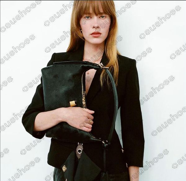 23ss sac sport retro-chic bag womens designer embossed leather shoulder bag handbag with removable zipper pouch 2pcs key lock cross body m46
23ss sac sport retro-chic bag womens designer embossed leather shoulder bag handbag with removable zipper pouch 2pcs key lock cross body m46