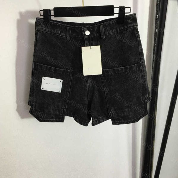 23ss womens designer clothing womens shorts alphabet patch pocket stylish all-in-one denim shorts women clothes a1, White;black
23ss womens designer clothing womens shorts alphabet patch pocket stylish all-in-one denim shorts women clothes a1, White;black