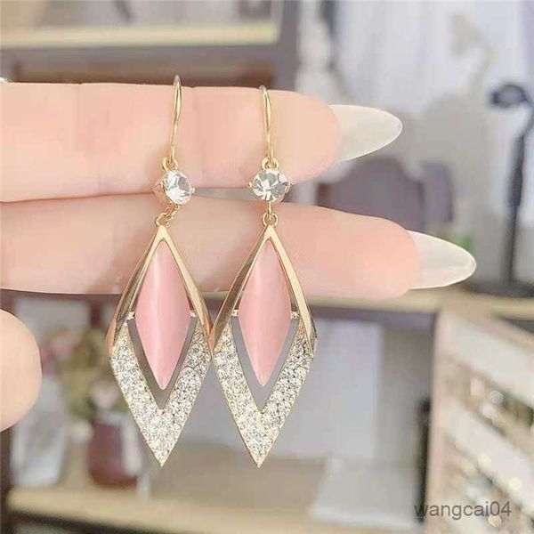 charm korean fashion lady long drop earrings geometry personality crystal zircon earring engagement wedding earring jewelry r230719, Golden
charm korean fashion lady long drop earrings geometry personality crystal zircon earring engagement wedding earring jewelry r230719, Golden