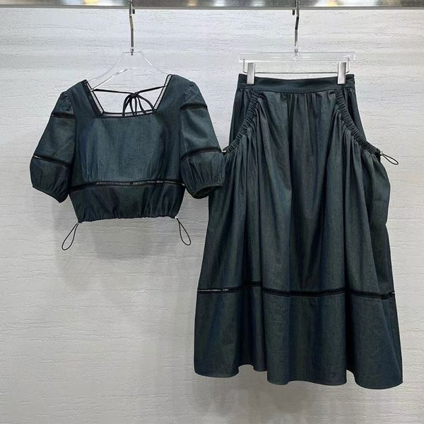 2023 two pieces dress, australian designer brand, a fusion of floral and linen fabrics, lantern sleeve shirt paired with casual shorts, White
2023 two pieces dress, australian designer brand, a fusion of floral and linen fabrics, lantern sleeve shirt paired with casual shorts, White