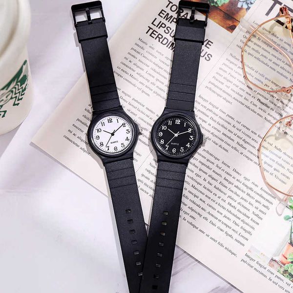 1pc black children's watch silicone band soft small watch youth boys and girls' watch children's watch dbbz lvs1, Slivery;golden
1pc black children's watch silicone band soft small watch youth boys and girls' watch children's watch dbbz lvs1, Slivery;golden
