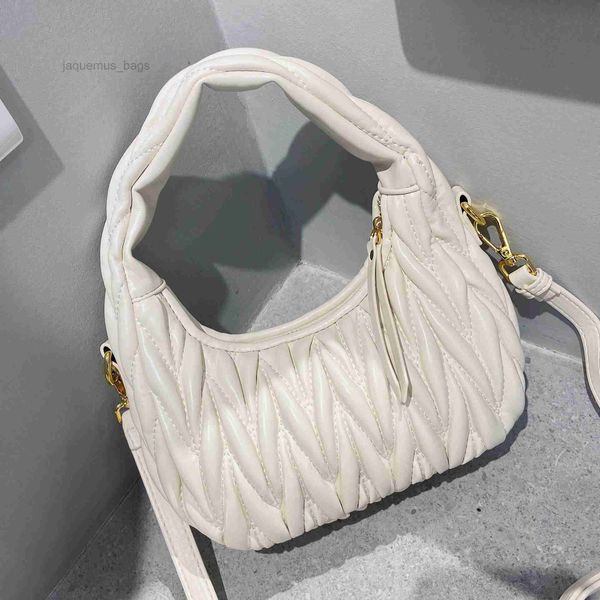 miu 2022 new miao family women's bag miu family armpit bag handbag pleated cloud bag korean dumpling cross body
miu 2022 new miao family women's bag miu family armpit bag handbag pleated cloud bag korean dumpling cross body