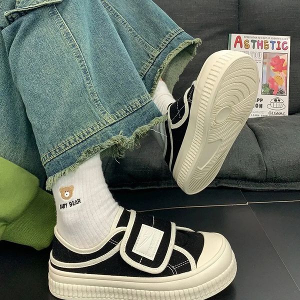 sandals warrior canvas platform sports shoes woman originality brand hook loop women s summer 2023 fashion walking skateboard 230718, Black
sandals warrior canvas platform sports shoes woman originality brand hook loop women s summer 2023 fashion walking skateboard 230718, Black