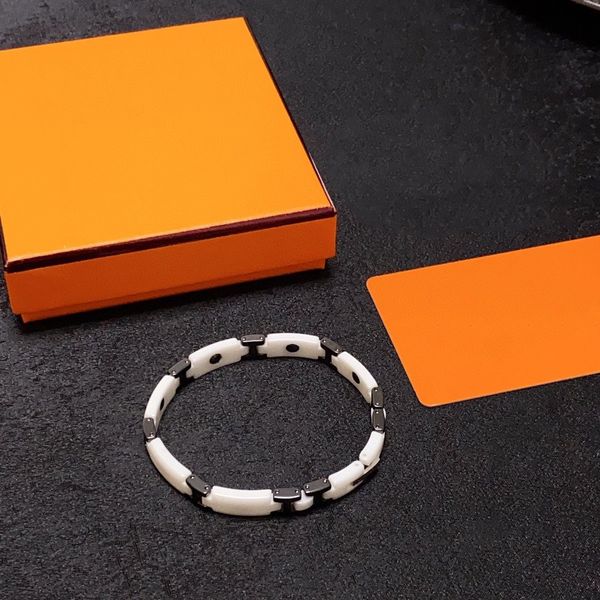 luxury jewelry love bracelet women's charm bracelet fashion jewelry stainless steel chain jewelry gold plated diamond designer bracelet, Golden;silver
luxury jewelry love bracelet women's charm bracelet fashion jewelry stainless steel chain jewelry gold plated diamond designer bracelet, Golden;silver