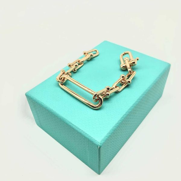 high version tiffay hardwear series u-shaped horseshoe buckle bracelet trend s925 sterling silver bracelet fashion versatile with logo trdy, Black
high version tiffay hardwear series u-shaped horseshoe buckle bracelet trend s925 sterling silver bracelet fashion versatile with logo trdy, Black