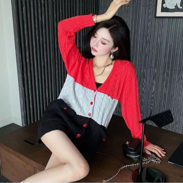 women sweater v neck cardigan long sleeves luxury letter casual knitted striped female designer sweaters for girls, White;black
women sweater v neck cardigan long sleeves luxury letter casual knitted striped female designer sweaters for girls, White;black