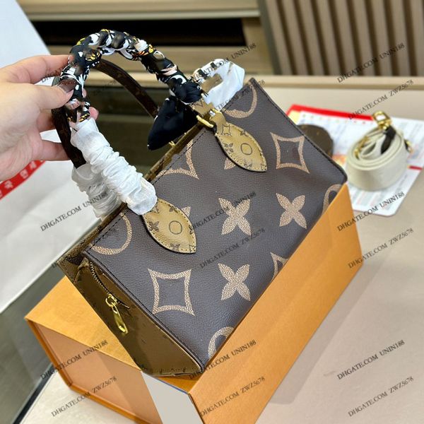23ss women luxurys designer totes bags onthego upscale leather handbag shouder crossbody ladies handbags flowers embroidery purse pouch 25cm
23ss women luxurys designer totes bags onthego upscale leather handbag shouder crossbody ladies handbags flowers embroidery purse pouch 25cm