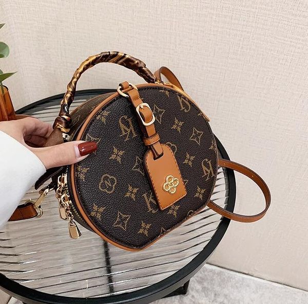 shoulder bags armpit bag f wallet luxurys designer women's portable fashion handbag mother's classic art totes cossbady purse clut
shoulder bags armpit bag f wallet luxurys designer women's portable fashion handbag mother's classic art totes cossbady purse clut
