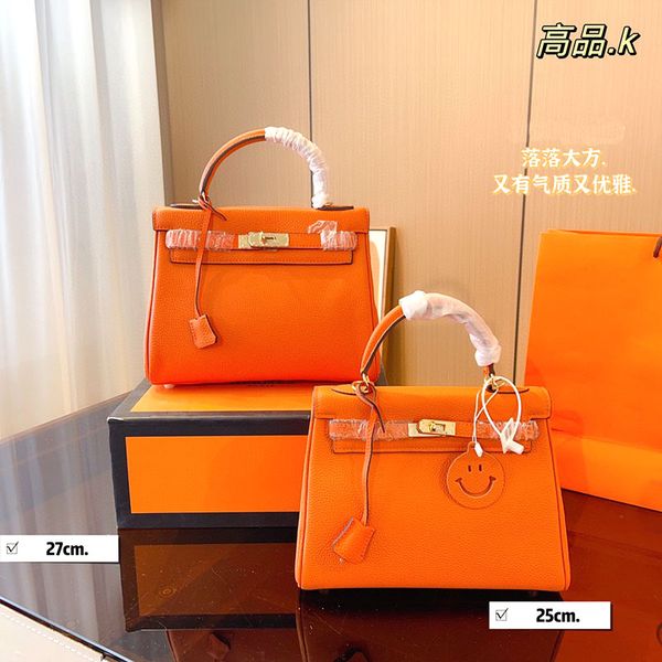 fashion designer white rich mei cowhide with long belt detachable shoulder large capacity 27x11 gift box
fashion designer white rich mei cowhide with long belt detachable shoulder large capacity 27x11 gift box