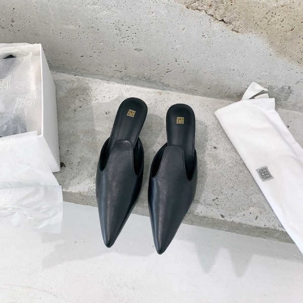 and minimalist style niche toteme pointed mueller shoes genuine leather cat heels back empty baotou sandals women's slippers
and minimalist style niche toteme pointed mueller shoes genuine leather cat heels back empty baotou sandals women's slippers