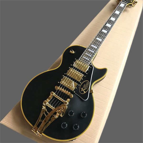 wholesale custom shop black electric guitar rosewood finger. golden hardware, golden jazz 3 pickup
wholesale custom shop black electric guitar rosewood finger. golden hardware, golden jazz 3 pickup