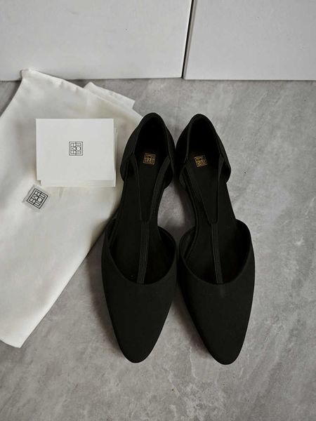 toteme shoes silk satin cloth mary jane shoes single shoes comfortable and versatile black mulberry silk t-belt flat sole sandals for women
toteme shoes silk satin cloth mary jane shoes single shoes comfortable and versatile black mulberry silk t-belt flat sole sandals for women