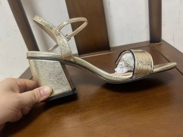 sandals luxury high heels leather sandals suede mid height 75cm womens designer summer beach wedding shoes size 3542 with box 230719, Black
sandals luxury high heels leather sandals suede mid height 75cm womens designer summer beach wedding shoes size 3542 with box 230719, Black