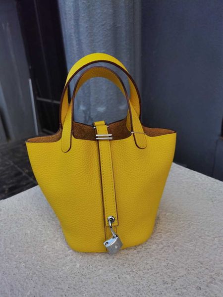 luxury picotin lock bag new 2023 layer cow leather togo mini bucket bag 14cm lock basket for women kwq1
luxury picotin lock bag new 2023 layer cow leather togo mini bucket bag 14cm lock basket for women kwq1