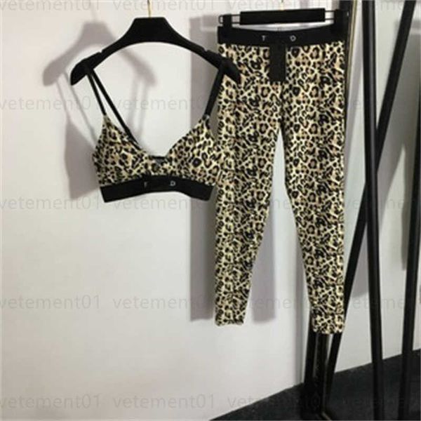 yoga tracksuit two piece set woman leopard print camisole underwear with chest pad stretchy skinny bottoms summer fitness sweat suit
yoga tracksuit two piece set woman leopard print camisole underwear with chest pad stretchy skinny bottoms summer fitness sweat suit