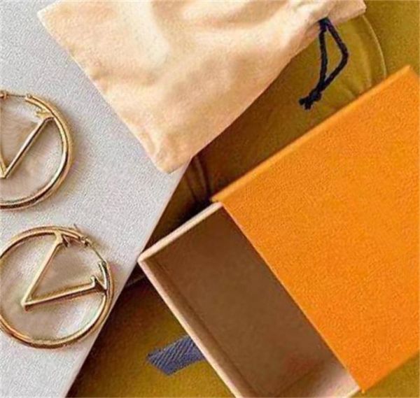 fashion gold hoop earrings for lady women party wedding lovers gift engagement jewelry for bride1737077, Golden;silver
fashion gold hoop earrings for lady women party wedding lovers gift engagement jewelry for bride1737077, Golden;silver