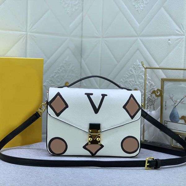 designer bag fashion women embossed postman shoulder bag luxury classic evening dress handbag crossbody bags high-quality messenger purse
designer bag fashion women embossed postman shoulder bag luxury classic evening dress handbag crossbody bags high-quality messenger purse