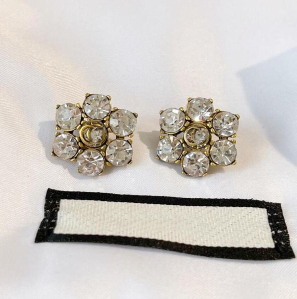 fashion designer crystal rhinestone earrings ear stud aretes have stamps brass material women wedding party jewelry9780889, Golden;silver
fashion designer crystal rhinestone earrings ear stud aretes have stamps brass material women wedding party jewelry9780889, Golden;silver