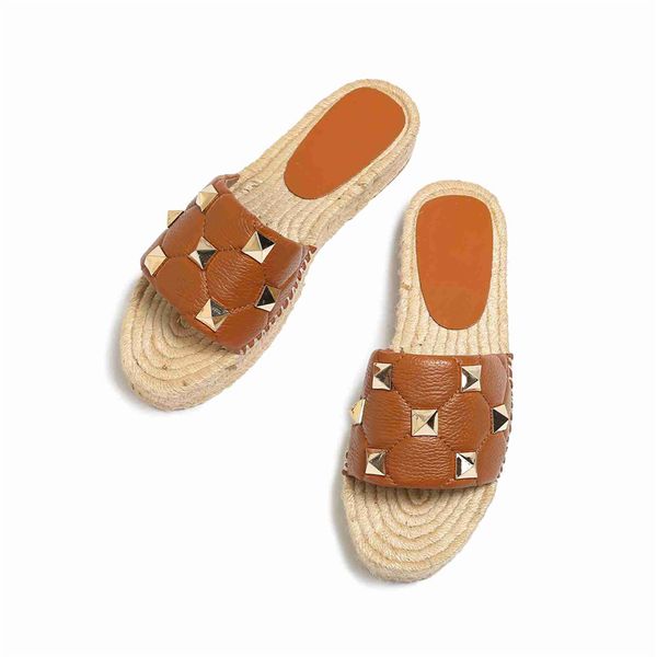 fashionable beach shoes 2023 valentinosity luxurious design, retro decoration, men's and women's summer leather canvas rubber flat
fashionable beach shoes 2023 valentinosity luxurious design, retro decoration, men's and women's summer leather canvas rubber flat