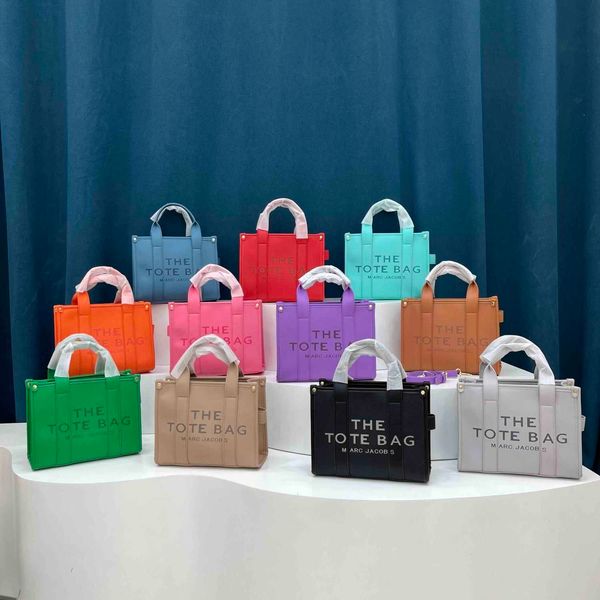 new medium size printed bag cross border small market foreign style tote bag pu texture three line letter one shoulder crossbody bag
new medium size printed bag cross border small market foreign style tote bag pu texture three line letter one shoulder crossbody bag