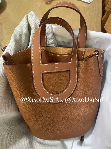 luxury picotin lock bag spring and summer new layer cowhide texture pig nose vegetable basket water bucket shopping handheld women's u0
luxury picotin lock bag spring and summer new layer cowhide texture pig nose vegetable basket water bucket shopping handheld women's u0