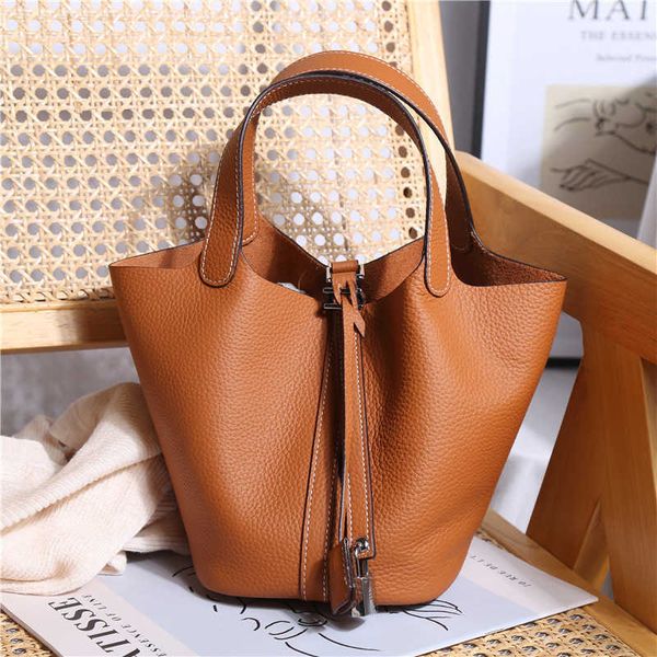 luxury picotin lock bag new 2023 leather bucket bag with lychee pattern lock vegetable basket handbag 119w
luxury picotin lock bag new 2023 leather bucket bag with lychee pattern lock vegetable basket handbag 119w