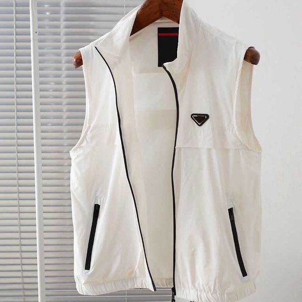 summer ladies stand collar casual sunscreen vest, nylon fabric soft comfortable not shrink, cool and dry in summer, casual fashion style., Black;brown
summer ladies stand collar casual sunscreen vest, nylon fabric soft comfortable not shrink, cool and dry in summer, casual fashion style., Black;brown