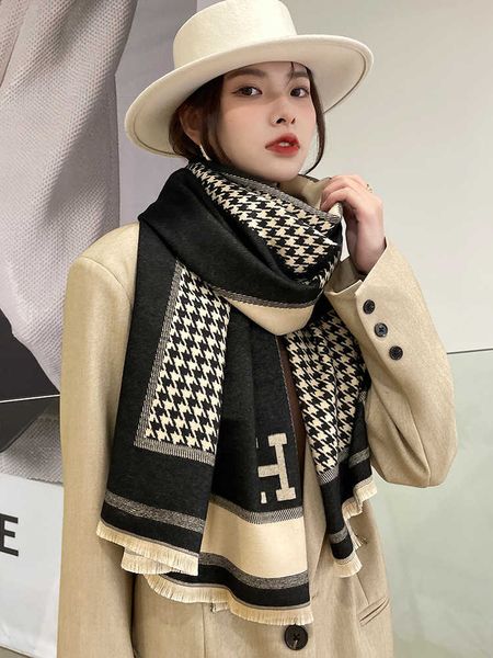 2022 new h letter imitation cashmere female qianniao jacquard versatile shawl double-sided thickened scarf, Blue;gray
2022 new h letter imitation cashmere female qianniao jacquard versatile shawl double-sided thickened scarf, Blue;gray