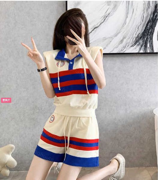 23ss womens designer clothing casual suit women pants sets lapel color matching logo embroidery sleeveless elastic waist shorts sets women c, White
23ss womens designer clothing casual suit women pants sets lapel color matching logo embroidery sleeveless elastic waist shorts sets women c, White