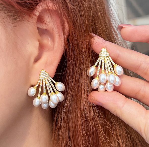 charm vintage 18k gold baroque pearl designer earring for woman aaa cubic zirconia copper womens party bridal wedding engagement diamond ear, Golden
charm vintage 18k gold baroque pearl designer earring for woman aaa cubic zirconia copper womens party bridal wedding engagement diamond ear, Golden