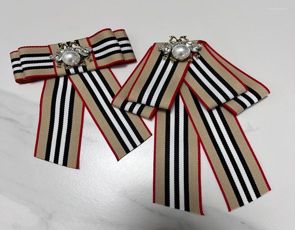 brooches luxury vintage bee brooch stripe ribbon pearl bow for women neck tie girls webbing designer collar pins wedding jewelry7442620, Gray
brooches luxury vintage bee brooch stripe ribbon pearl bow for women neck tie girls webbing designer collar pins wedding jewelry7442620, Gray