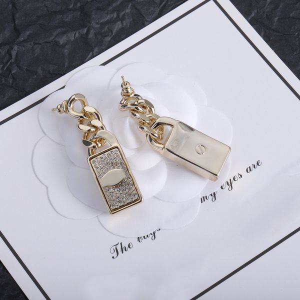 earrings studs jewlery designer for women fashion simple designer letter rhinestone pendant ear charm street party jewelry lucky white needl, Golden;silver
earrings studs jewlery designer for women fashion simple designer letter rhinestone pendant ear charm street party jewelry lucky white needl, Golden;silver