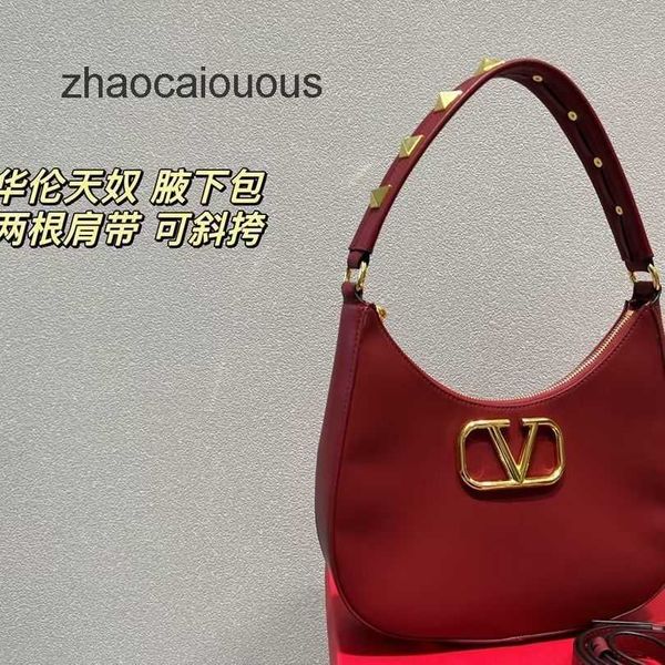 leather valentins women's new designer handbag luxury handbags classic women bags black riveted zipper portable shoulder bag size 28 18
leather valentins women's new designer handbag luxury handbags classic women bags black riveted zipper portable shoulder bag size 28 18