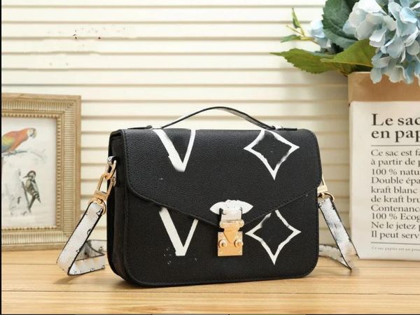 2023 luxurys tote bag designer bag women handbag totes clutch flap handbag classic famous fashion mini travel crossbody summer shoulder wall
2023 luxurys tote bag designer bag women handbag totes clutch flap handbag classic famous fashion mini travel crossbody summer shoulder wall