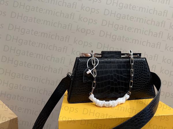 crocodile shoulder bag 1:1 mirror quality women chain bag leather metal buckle opening organ bag luxury designer bags
crocodile shoulder bag 1:1 mirror quality women chain bag leather metal buckle opening organ bag luxury designer bags