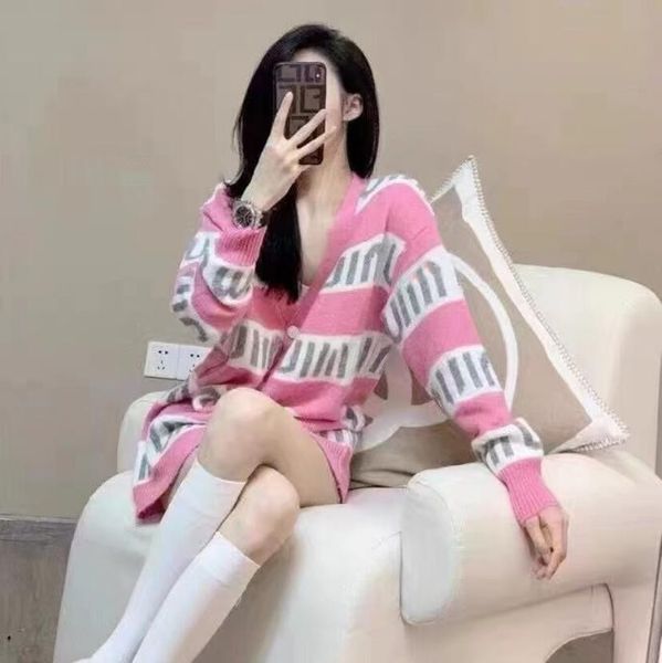 designer brand women sweaters cardigan shawl button v-neck letter knit loose lady sweater jacket oversized jumper, White;black
designer brand women sweaters cardigan shawl button v-neck letter knit loose lady sweater jacket oversized jumper, White;black