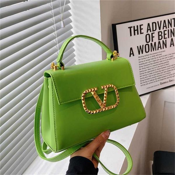 60% off designer new single shoulder crossbody small square handheld bag women's texture factory goods fashion and candy
60% off designer new single shoulder crossbody small square handheld bag women's texture factory goods fashion and candy
