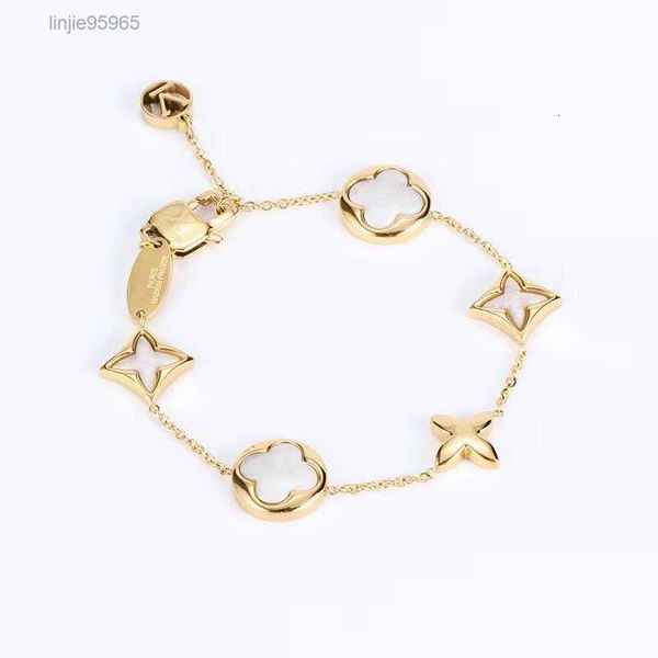 flower lock bracelets bangle letter v steel designer for women men jewlery gifts woman girl gold silver rose wholesale, Golden;silver
flower lock bracelets bangle letter v steel designer for women men jewlery gifts woman girl gold silver rose wholesale, Golden;silver