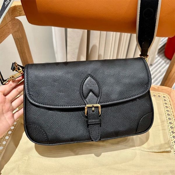 old flower shoulder bags diane designer purse crossbody trendy mens embossed borse exquisite casual messenger bag genuine leather xb053
old flower shoulder bags diane designer purse crossbody trendy mens embossed borse exquisite casual messenger bag genuine leather xb053