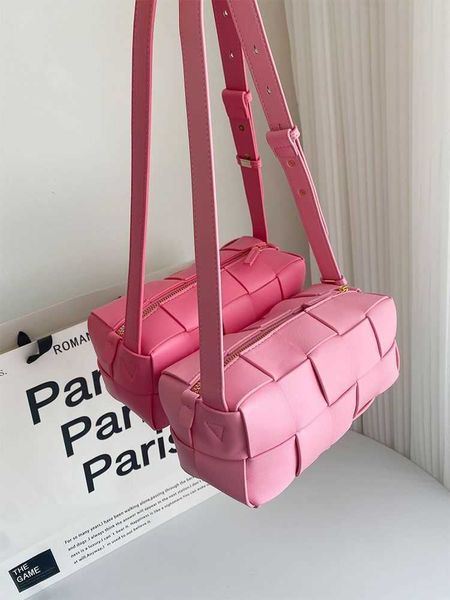 2023 spring/summer new genuine leather woven underarm bag single shoulder pillow crossbody women's fashion versatile pink
2023 spring/summer new genuine leather woven underarm bag single shoulder pillow crossbody women's fashion versatile pink