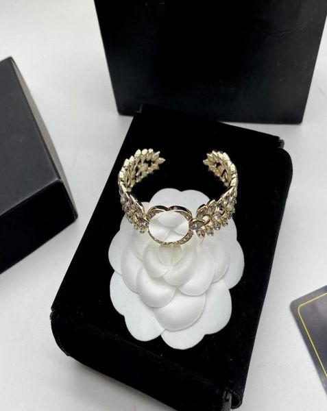 designer women charm bracelets crystal rhinestone double letter stainless steel bangles jewelry fashion women elegance jewellery b3643166, Golden;silver
designer women charm bracelets crystal rhinestone double letter stainless steel bangles jewelry fashion women elegance jewellery b3643166, Golden;silver