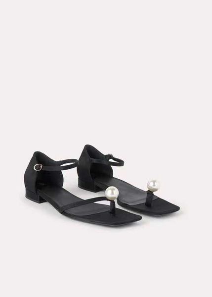pure original toteme pearl sandals spring and summer new black low heels with a minimalist satin square toe clip toe women's shoes
pure original toteme pearl sandals spring and summer new black low heels with a minimalist satin square toe clip toe women's shoes