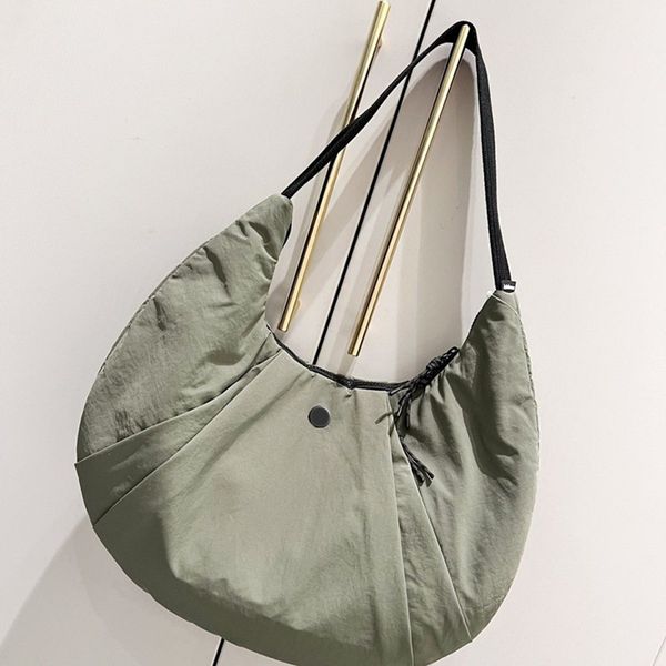 ll pleated shoulder bag nylon bags storage yoga gym large capacity zipper travel casual gym luggage for travelling
ll pleated shoulder bag nylon bags storage yoga gym large capacity zipper travel casual gym luggage for travelling
