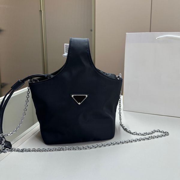 classic nylon shoulder bags chain for women girl messenger cross body bags versatile fashion handbags
classic nylon shoulder bags chain for women girl messenger cross body bags versatile fashion handbags