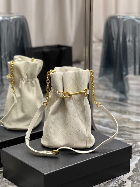 686310 new women's bucket bag high-end quality crossbody bag soft sheepskin shoulder bag with elastic strap tightened on the back very
686310 new women's bucket bag high-end quality crossbody bag soft sheepskin shoulder bag with elastic strap tightened on the back very