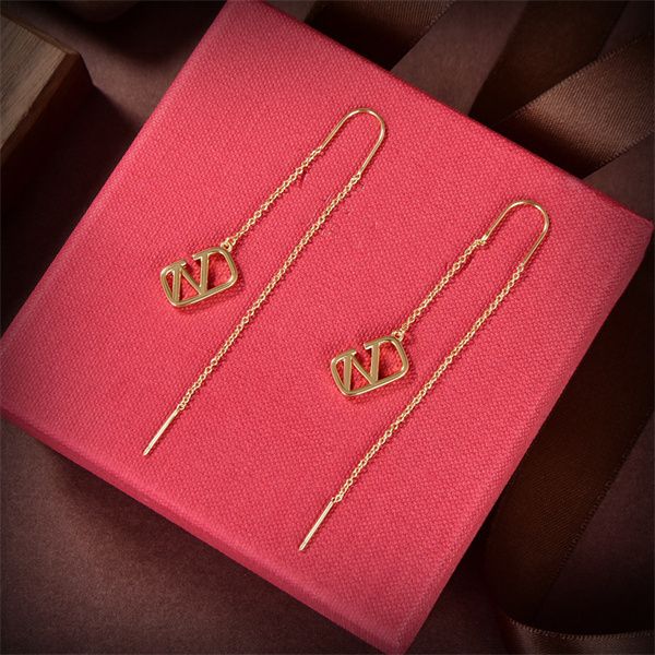 woman stud earrings letter v gold internet celebrity hoop earing designer pearl orecchini luxury v logo women jewelry 3365, Golden
woman stud earrings letter v gold internet celebrity hoop earing designer pearl orecchini luxury v logo women jewelry 3365, Golden