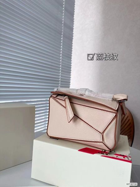 fashion designer lychee print handbag cowhide deformable embossed tramp purse portable gate handbag mini jigsaw tote crossbody bag several s
fashion designer lychee print handbag cowhide deformable embossed tramp purse portable gate handbag mini jigsaw tote crossbody bag several s